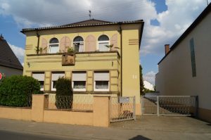 2 FH Strassenansicht