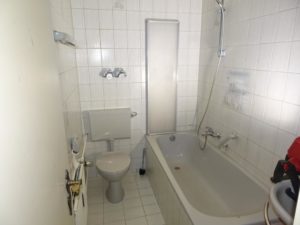 Bad mit Badewanne